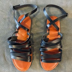 American Eagle black cross sandals